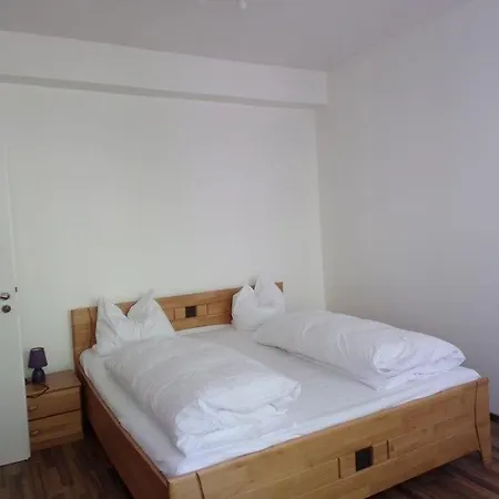 Linden 4 Apartamento *